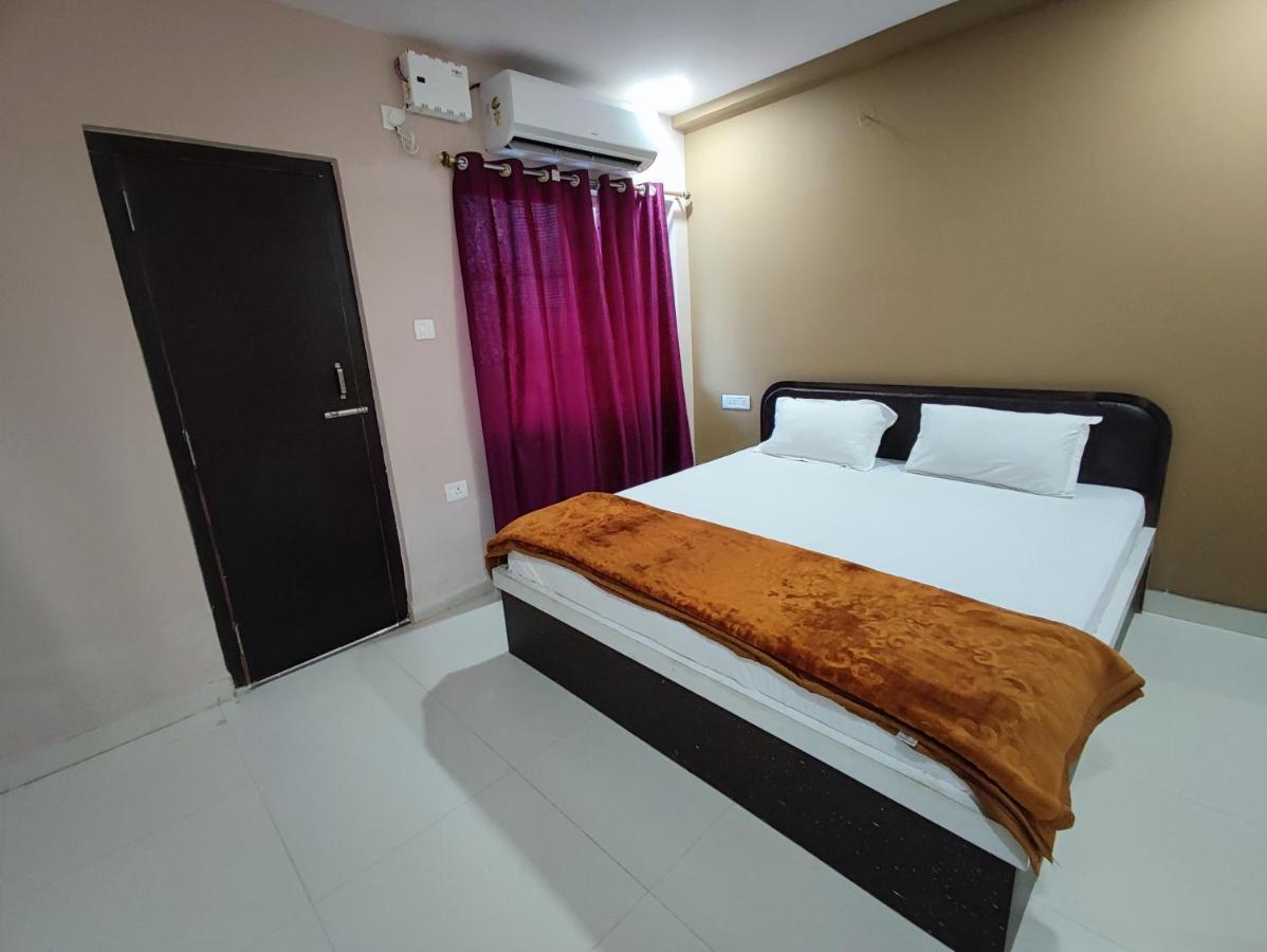 Hotel Kanha Shyam Madhubani Exteriör bild