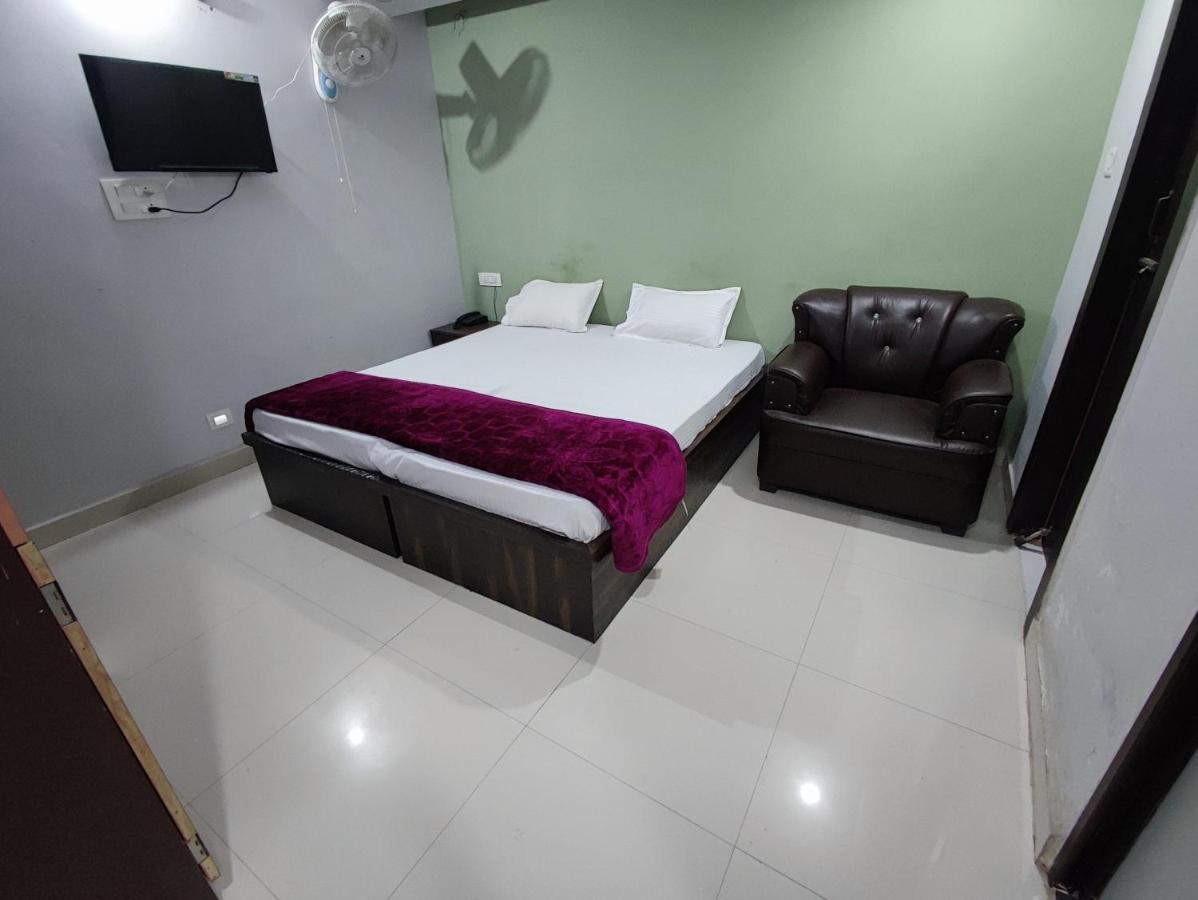 Hotel Kanha Shyam Madhubani Exteriör bild
