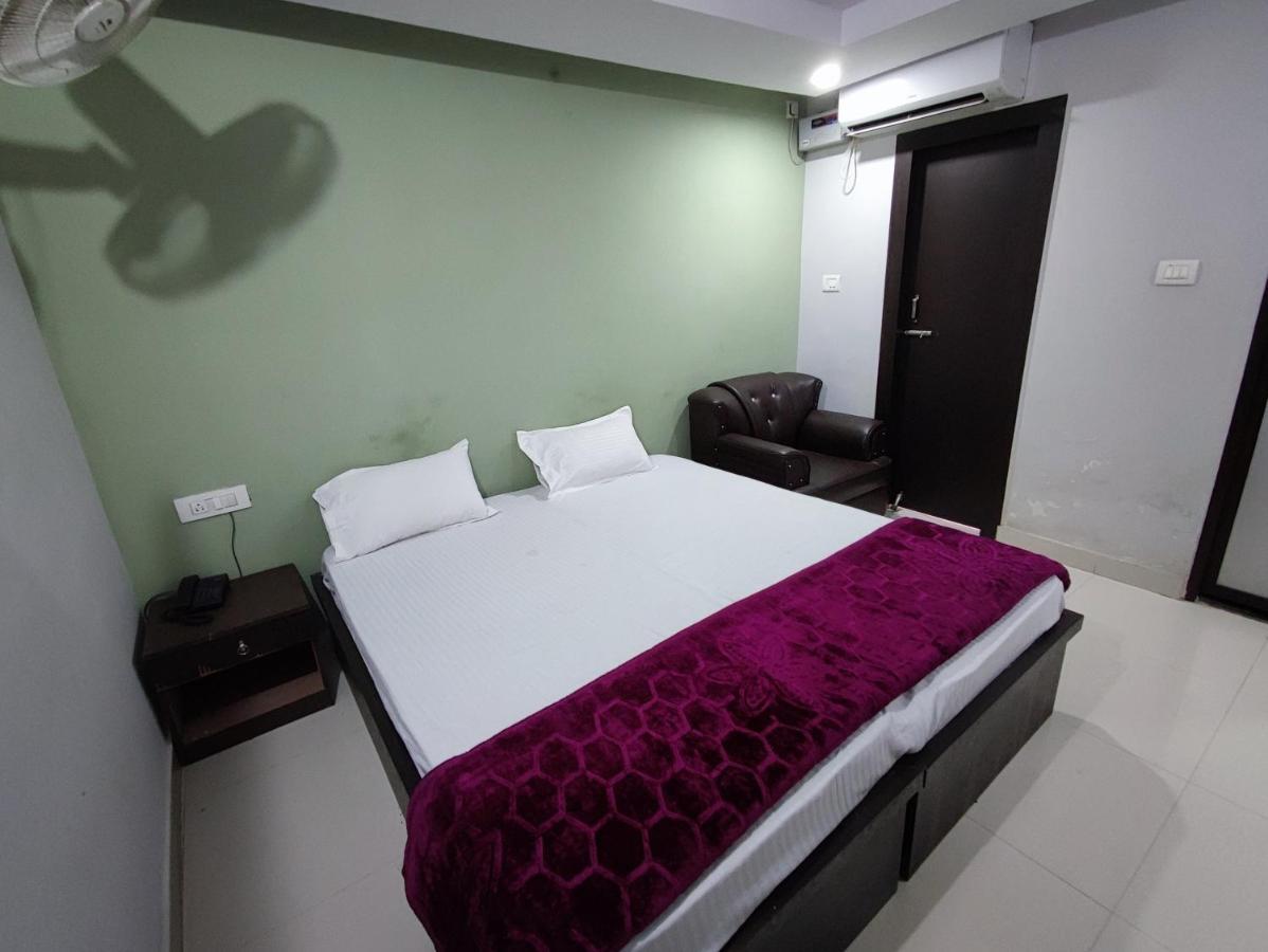 Hotel Kanha Shyam Madhubani Exteriör bild