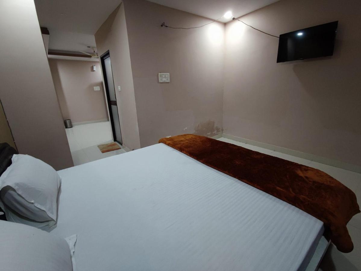 Hotel Kanha Shyam Madhubani Exteriör bild