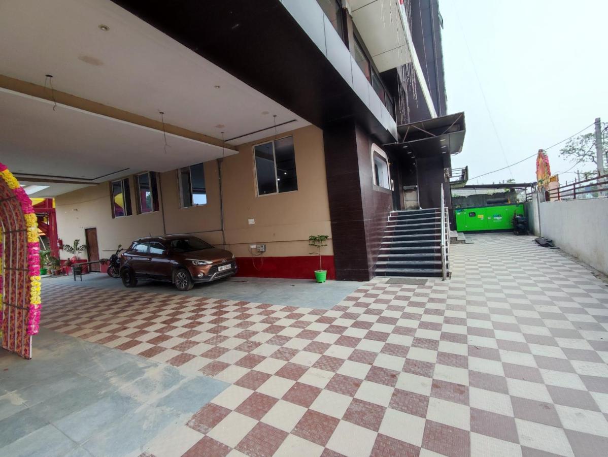 Hotel Kanha Shyam Madhubani Exteriör bild