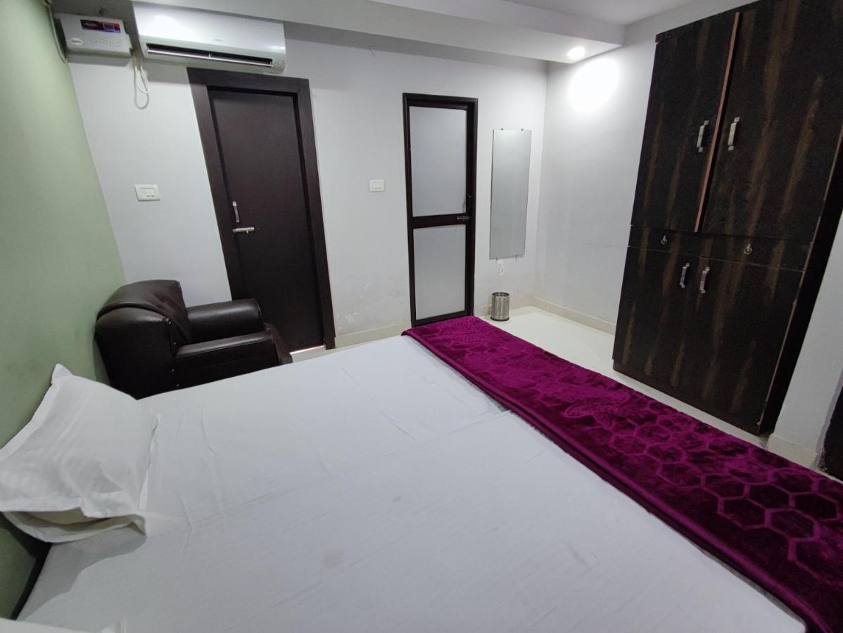Hotel Kanha Shyam Madhubani Exteriör bild