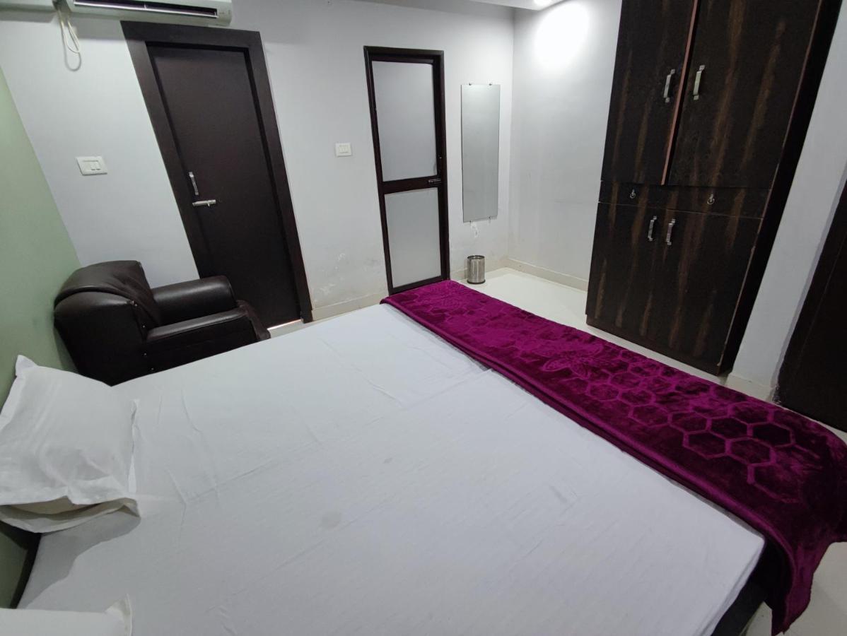 Hotel Kanha Shyam Madhubani Exteriör bild