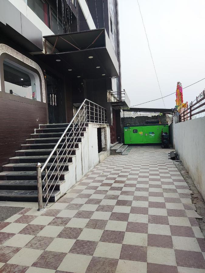 Hotel Kanha Shyam Madhubani Exteriör bild