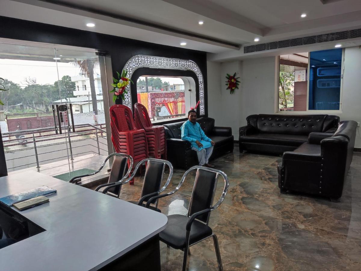 Hotel Kanha Shyam Madhubani Exteriör bild
